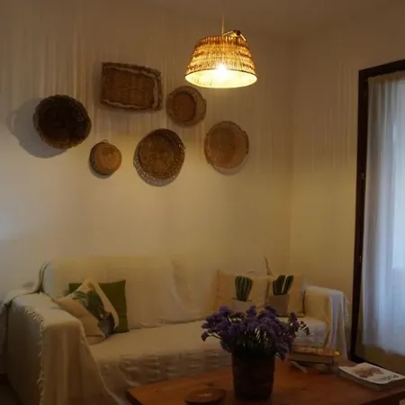 House Of Poppies Brindisi
